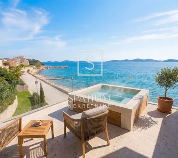 PAG, MANDRE, STAN U NOVOGRADNJI PRVI RED DO MORA - cover