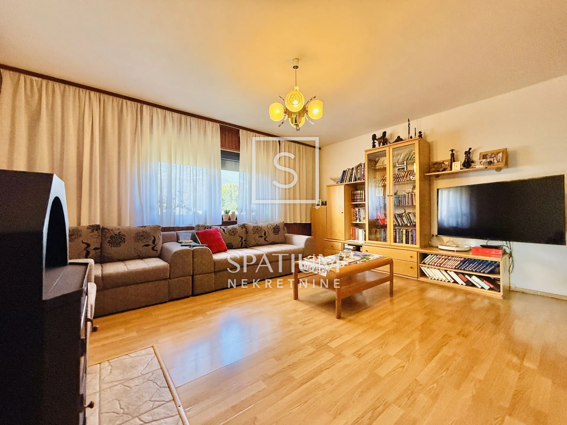 NOVI VINODOLSKI, ETAŽA KUĆE S OKUĆNICOM - cover