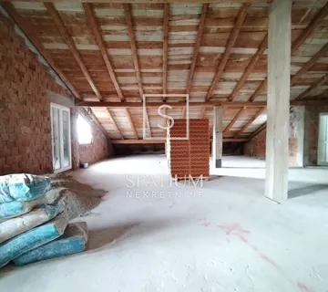 CRIKVENICA, STAN S POGLEDOM NA ATRAKTIVNOJ LOKACIJI - cover