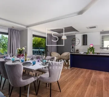 LOVRAN, NOVOIZGRAĐENA VILA S BAZENOM - cover