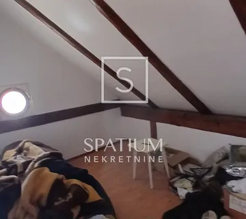 GEROVO, STAN U CENTRU MJESTA - cover