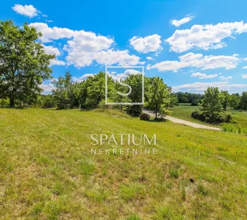 GROŽNJAN, GRAĐEVINSKO ZEMLJIŠTE S PANORAMSKIM POGLEDOM - cover