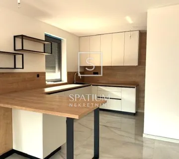 POBRI, DVOETAŽNI STAN S BAZENOM ZA DUGOROČNI NAJAM - cover