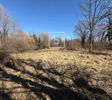 VELI BRGUD, GRAĐEVINSKO ZEMLJIŠTE UZ CESTU - cover