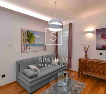 OPATIJA, UREĐEN STAN S PREKRASNOM TERASOM  - cover