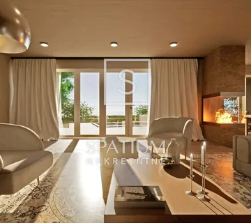 IKA, NOVOSAGRAĐENA VILA S BAZENOM I GARAŽOM - cover