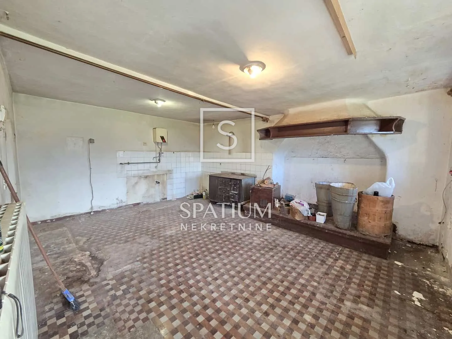 LABIN, OKOLICA, TRI KAMENE KUĆE ZA RENOVACIJU - cover