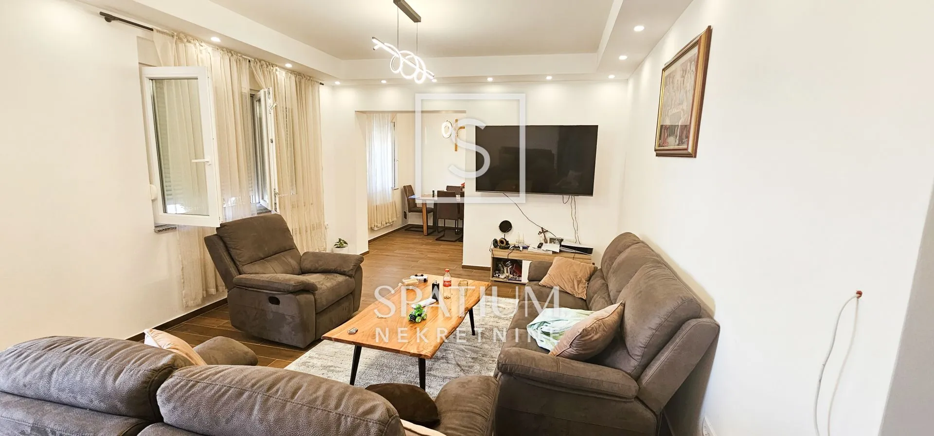 NOVI VINODOLSKI, KUĆA S OKUĆNICOM U CENTRU GRADA - cover