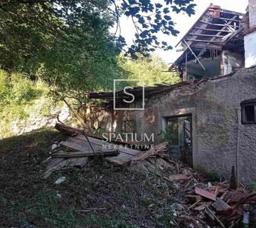 VRBOVSKO, SAMO KOD NAS, GRAĐEVINSKO ZEMLJIŠTE S POSTOJEĆOM RUŠEVINOM - cover