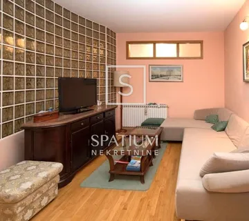 CRIKVENICA, CENTAR, GOSPODSKI STAN PRVI RED DO MORA - cover