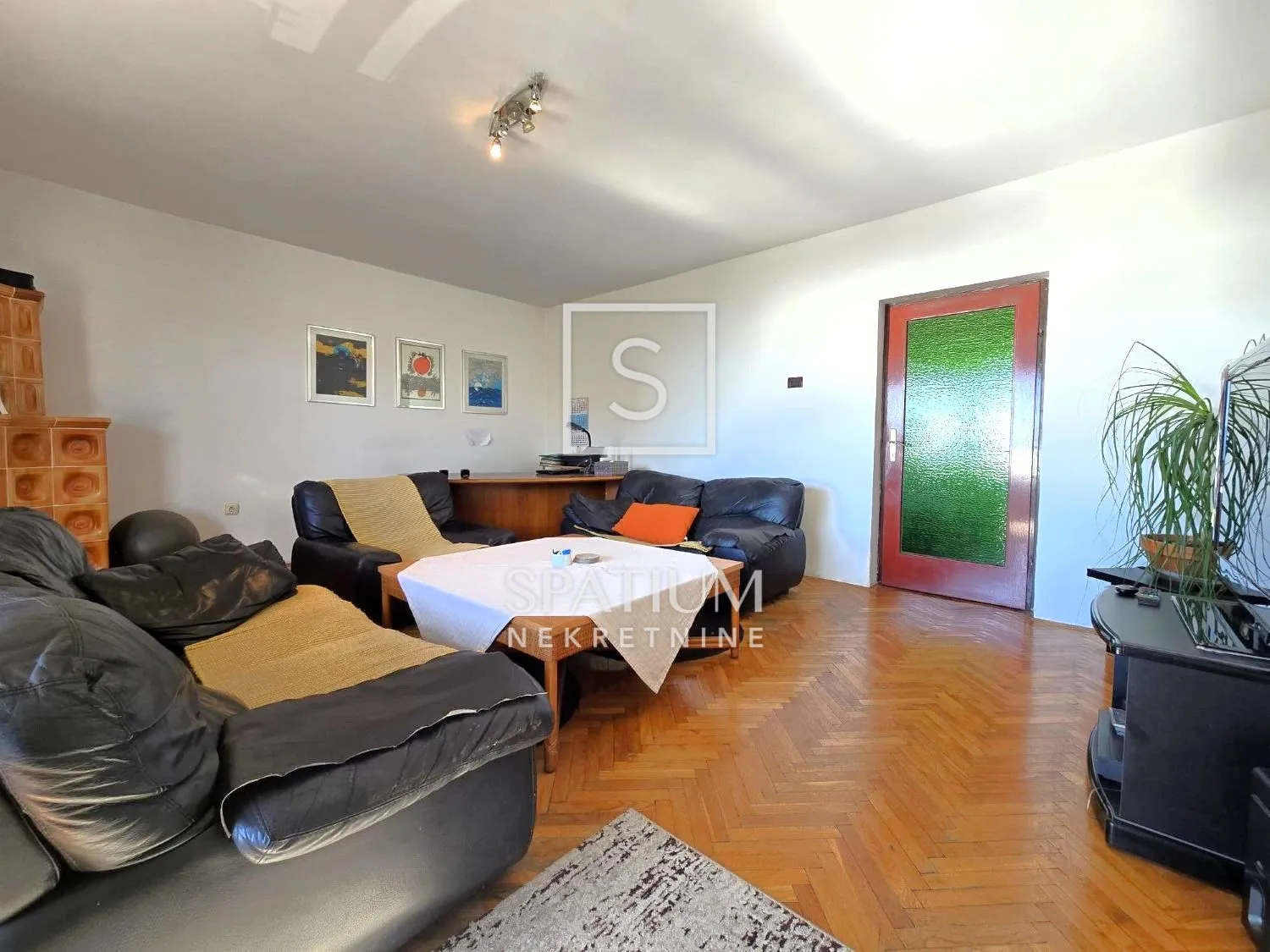 DONJI ZAMET, TROSOBAN STAN S DNEVNIM BORAVKOM - cover