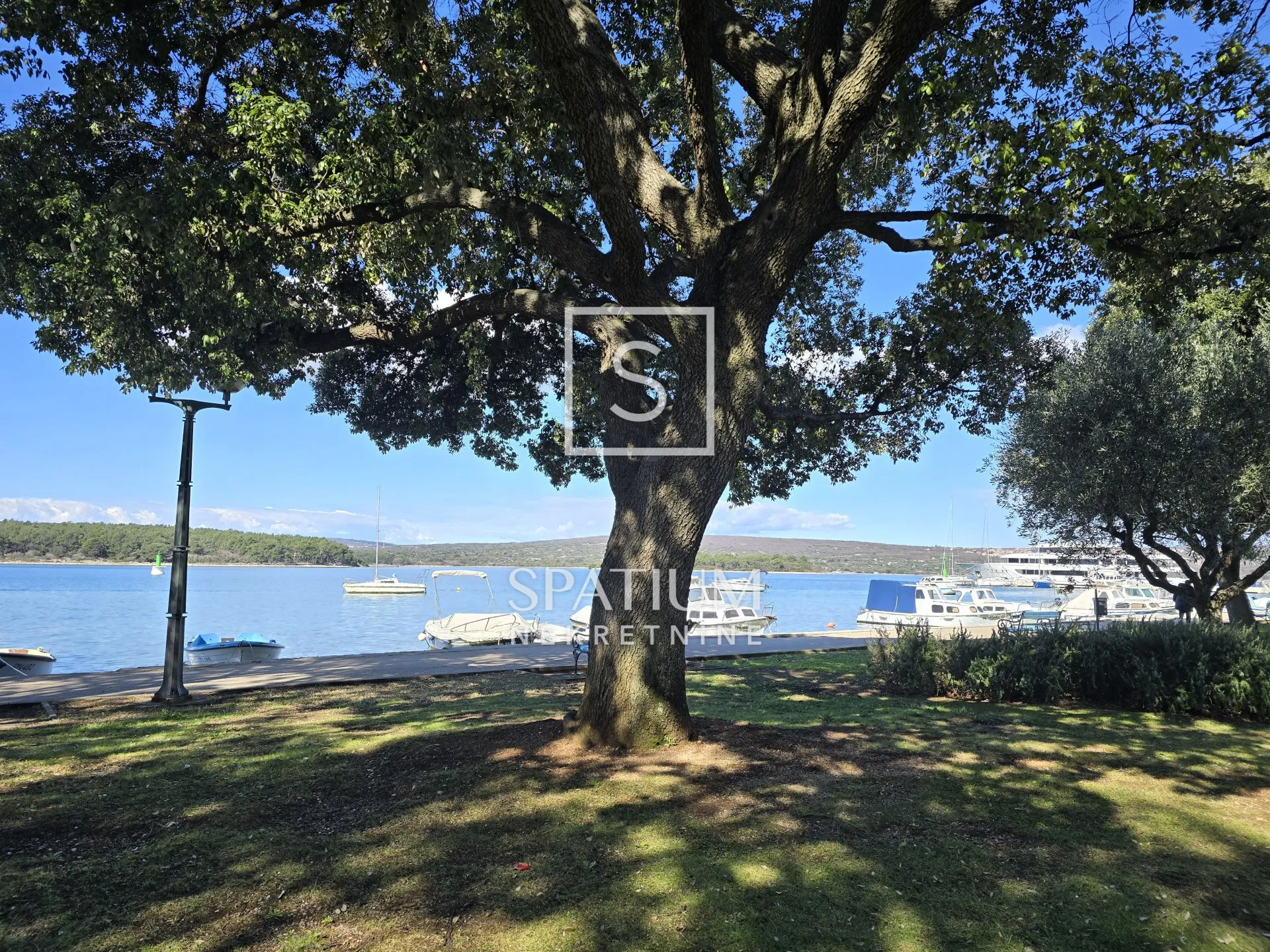 OTOK KRK, PUNAT, STAN U CENTRU - cover