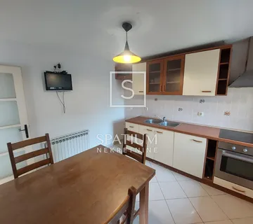 KORNIĆ, KUĆA SA PUNO POTENCIJALA - cover