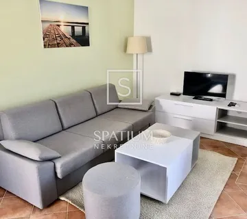 MEDULIN, STAN NA 1. KATU NA 250 m OD PLAŽE - cover