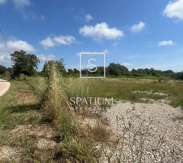 MARČANA, ZEMLJIŠTE PRAVILNOG OBLIKA S ASFALTNIM PRILAZOM - cover