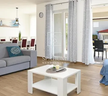 LABIN, OKOLICA, KUĆA S BAZENOM I POGLEDOM U BLIZINI MORA - cover