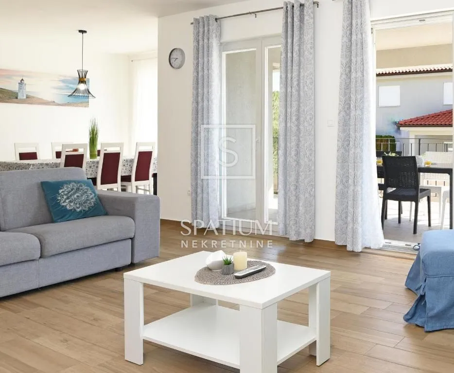 LABIN, OKOLICA, KUĆA S BAZENOM I POGLEDOM U BLIZINI MORA - cover