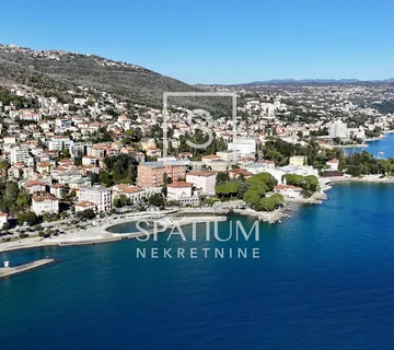 OPATIJA, GARSONIJERA S PARKINGOM I BAZENOM - cover