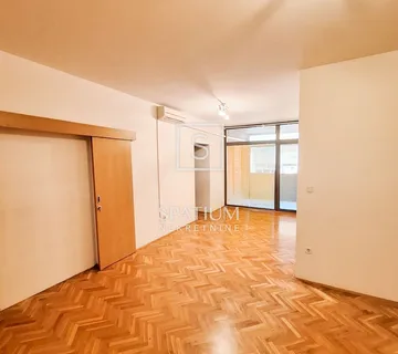 OTOK RAB, PALIT, STAN NA ODLIČNOJ LOKACIJI - cover