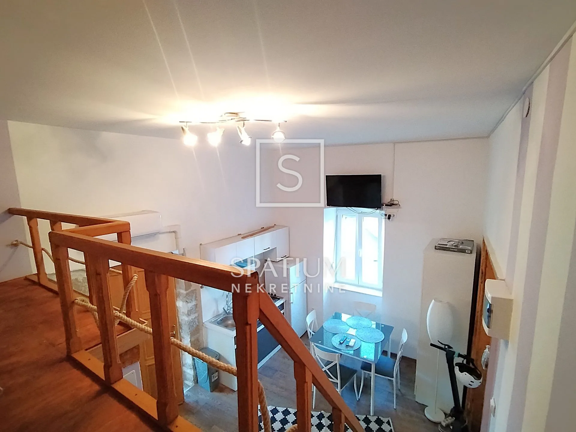 CRIKVENICA, STAN S DVIJE ZASEBNE JEDINICE - cover