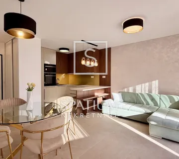 OPATIJA, APARTMAN S PARKINGOM U STROGOM CENTRU - cover