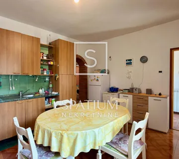 POBRI, SAMO KOD NAS, PROSTRAN STAN S TERASOM - cover