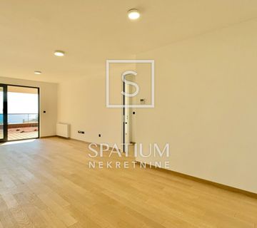 OPATIJA, APARTMAN S PARKINGOM I OKUĆNICOM - cover