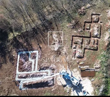 LABIN, GRAĐEVINSKO ZEMLJIŠTE S PROJEKTOM I GRAĐEVINSKOM DOZVOLOM - cover