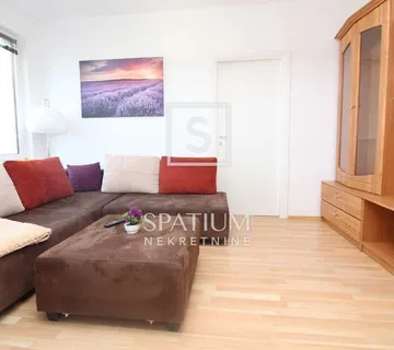 OPATIJA, STAN SA POGLEDOM - cover