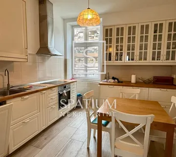 OPATIJA, STAN ZA DUGOROČNI NAJAM U CENTRU S GARAŽOM - cover