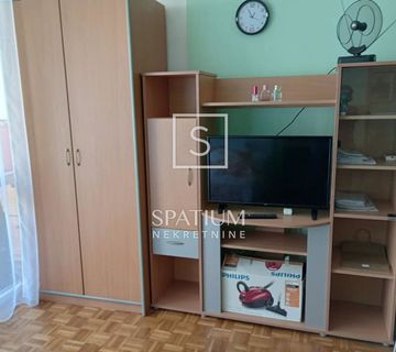 PODMURVICE, 1SKL U BLIZINI SVIH SADRŽAJA - cover