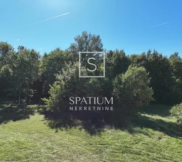 LABIN, GRAĐEVINSKO ZEMLJIŠTE U BLIZINI GRADA - cover