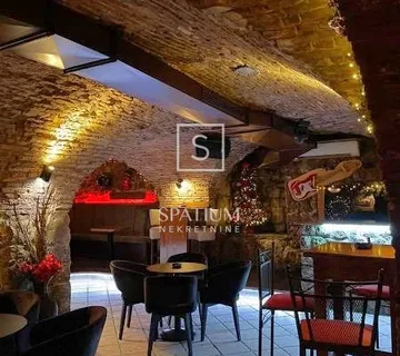 SENJ, POSLOVNI PROSTOR U CENTRU GRADA - cover