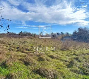 KANFANAR, ISTRA, GRAĐEVINSKO ZEMLJIŠTE U BLIZINI CENTRA  - cover