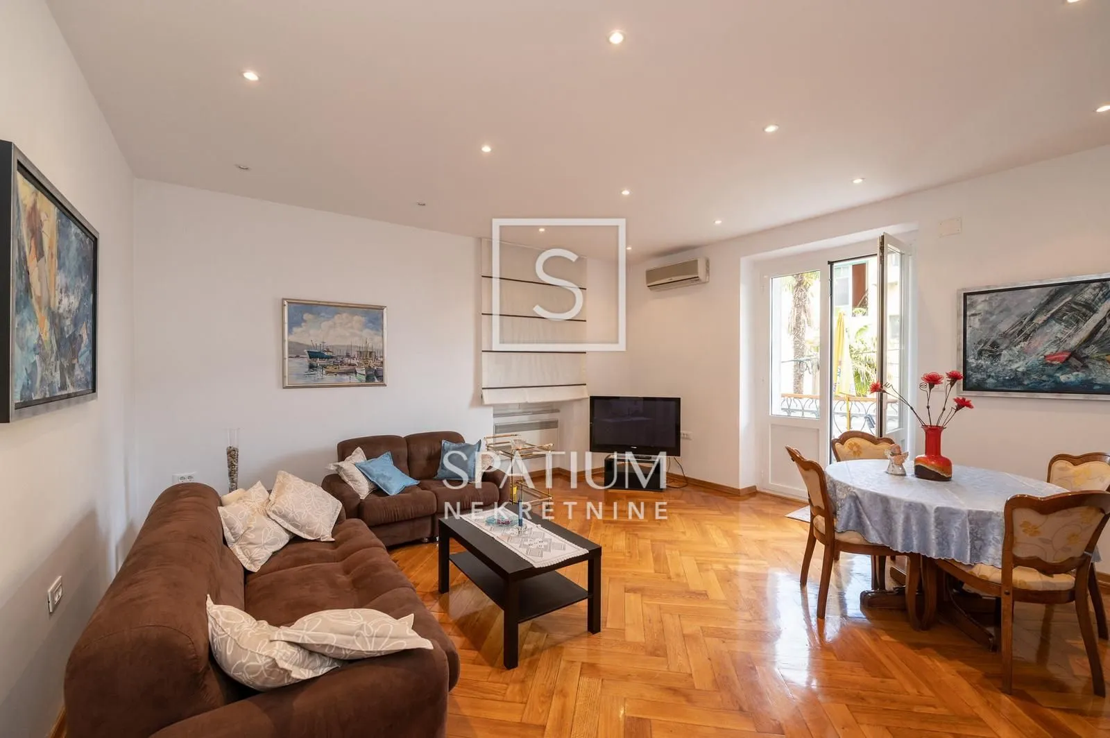 OPATIJA, STAN U STROGOM CENTRU ZA ZAKUP ILI NAJAM - cover