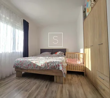 KUKULJANOVO, TROSOBAN STAN S OKUĆNICOM - cover