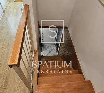 SVETI JURAJ, SENJ, DVOJNA KUĆA BLIZU MORA - cover