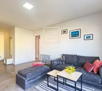 KAŠTANJER, PULA, KUĆA S PET STAMBENIH JEDINICA NA ODLIČNOJ LOKACIJI - cover