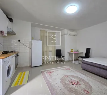 KRALJEVICA, SAMO U NAŠOJ PONUDI, GARSONIJERA U BLIZINI MORA - cover