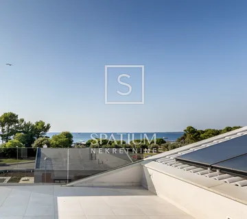 FAŽANA, VILA NA 50m OD MORA - cover