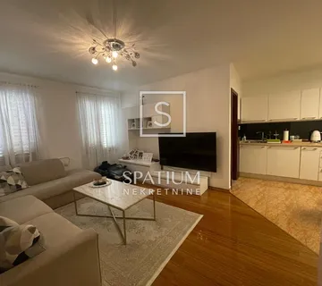 ROVINJ, DVOETAŽNI STAN U CENTRU GRADA S POGLEDOM NA MORE - cover