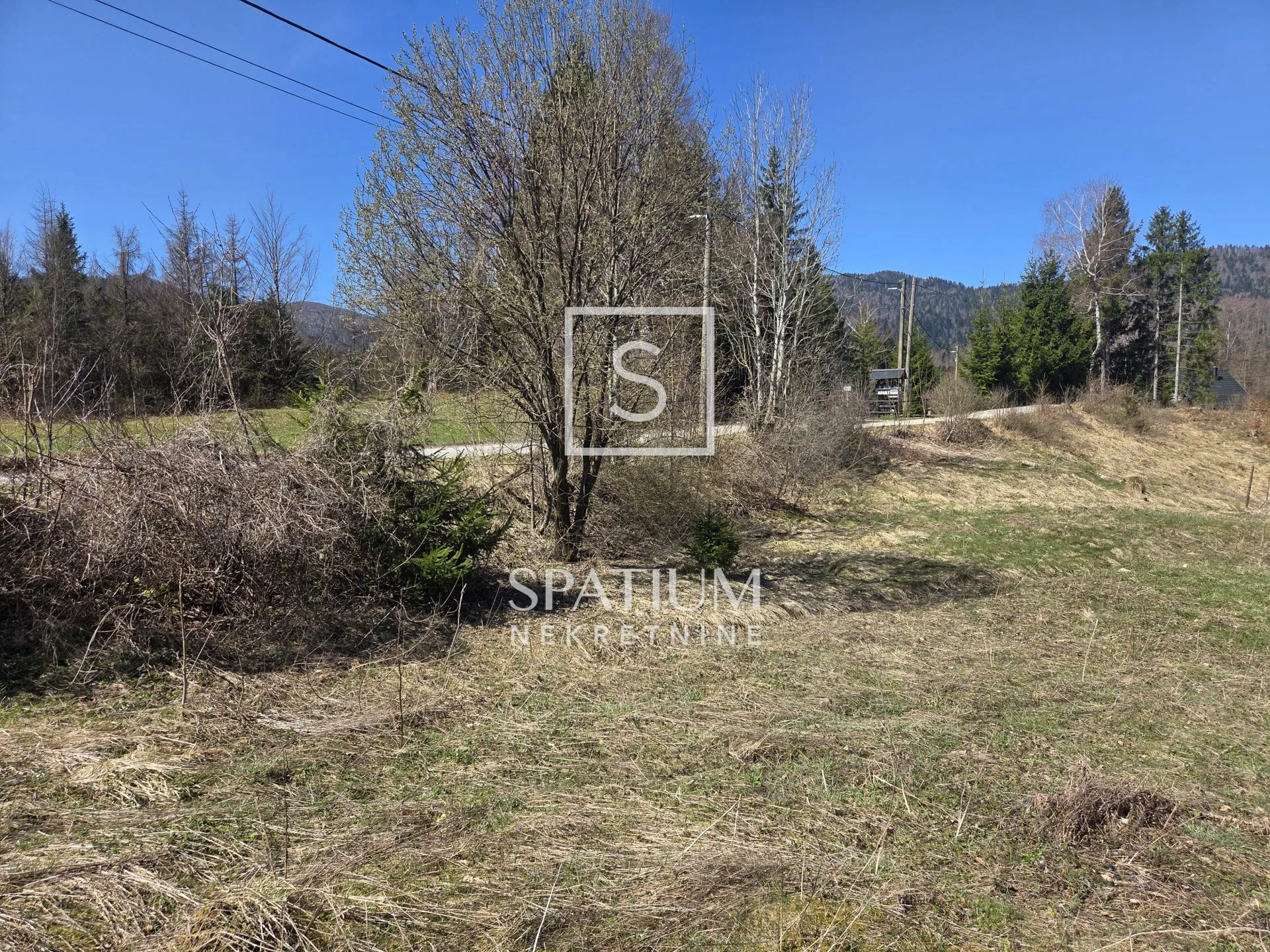  CRNI LUG, GRAĐEVINSKO ZEMLJIŠTE  - cover