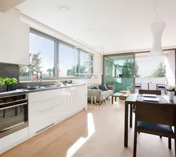 RABAC, DVA MODERNA APARTMANA SA ZAJEDNIČKIM BAZENOM I POGLEDOM NA MORE - cover