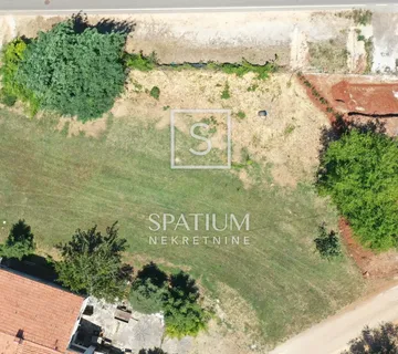 POREČ,GRAĐEVINSKO ZEMLJIŠTE S INVESTICIJSKIM POTENCIJALOM - cover