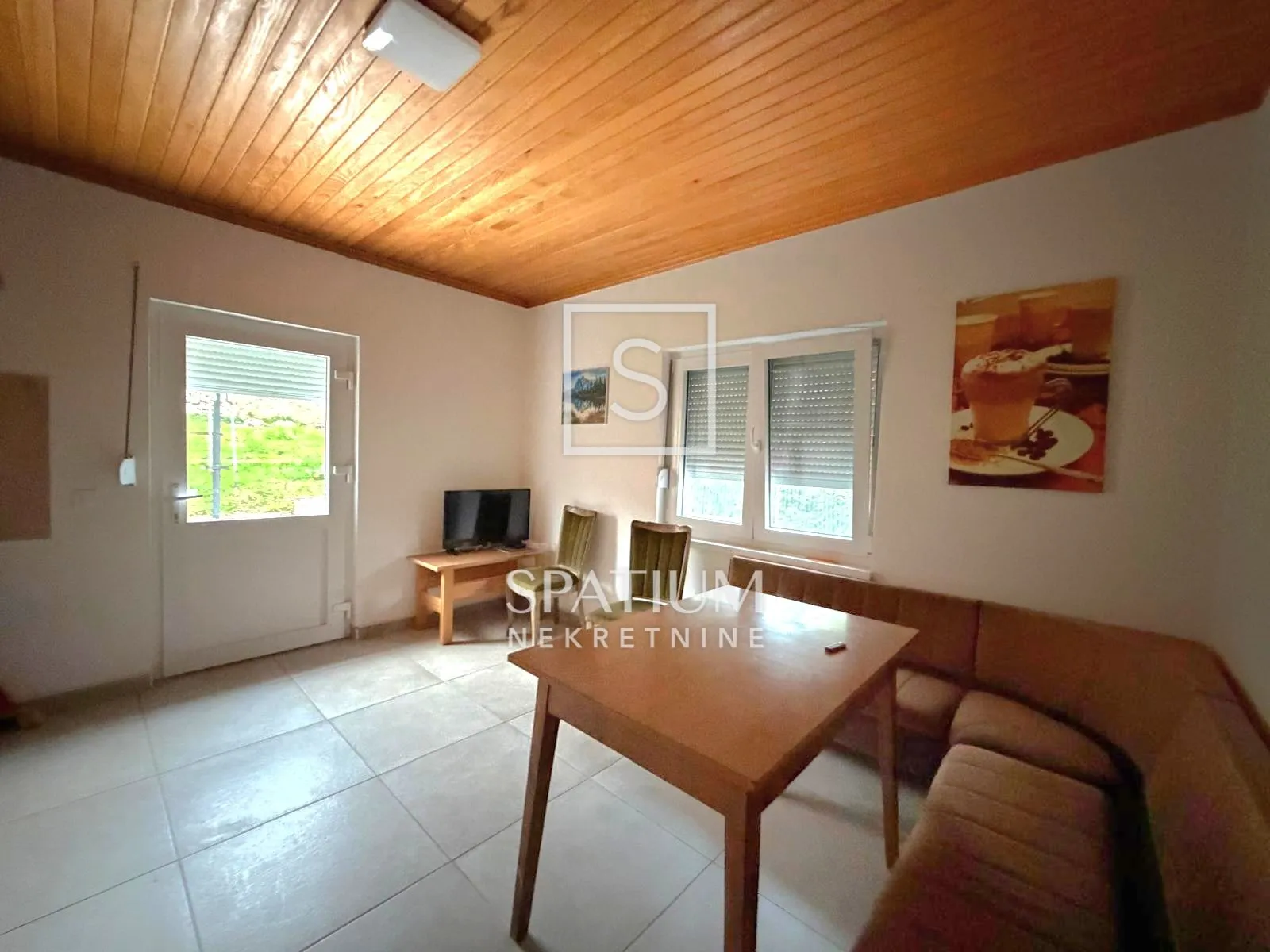 NOVI VINODOLSKI, PROSTRANI STAN ZA DUGOROČAN NAJAM - cover