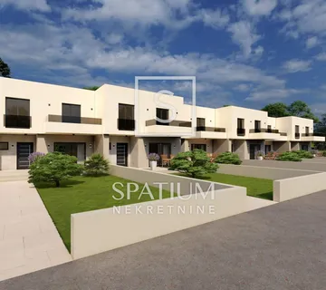 KUKULJANOVO, NOVOGRADNJA, KUĆA U NIZU S OKUĆNICOM - cover