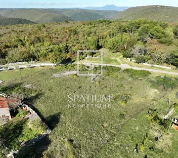 LABIN, OKOLICA, GRAĐEVINSKO ZEMLJIŠTE SA PROJEKTOM I DOZVOLOM - cover