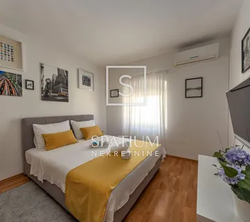 SUŠAK, STAN S DVIJE ODVOJENE STAMBENE JEDINICE - cover