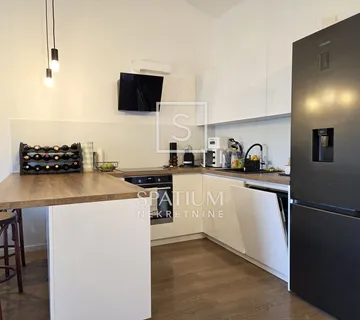 VALBANDON, TROSOBAN STAN 500 METARA OD MORA - cover