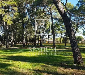 ROVINJ, GRAĐEVINSKO ZEMLJIŠTE - cover